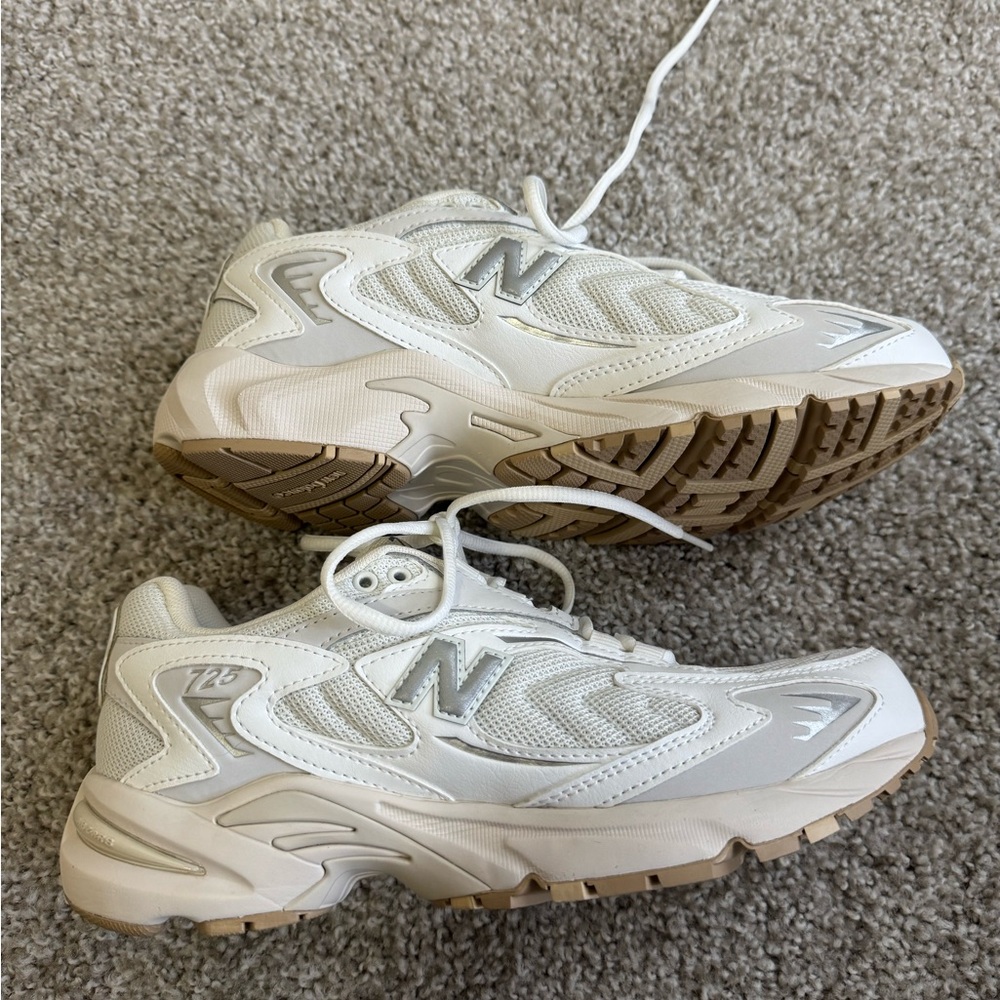 BNNW!! New balance 725V1
